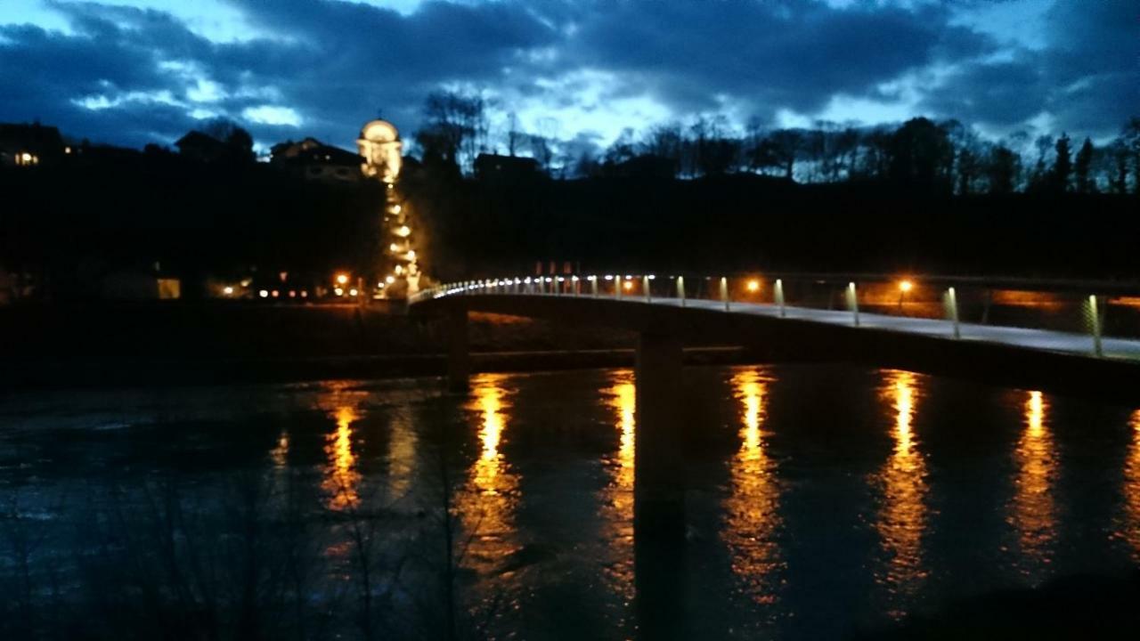 Ferienwohnung An Der Idyllischen Salzachschleife Naehe Salzburg Laufen Ngoại thất bức ảnh